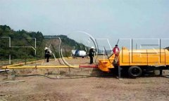How to deal with pipe blockage of concrete pump machine trai