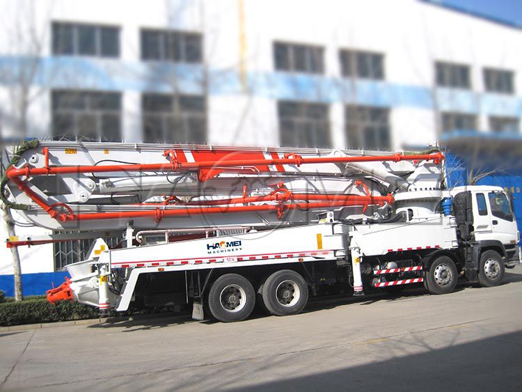 What Are The Features of 52 Meter Concrete Pump